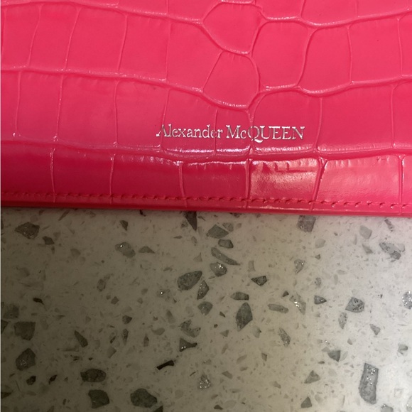 Alexander McQueen Neon Pink women’s wallet card holder authentic zippered - Picture 4 of 7